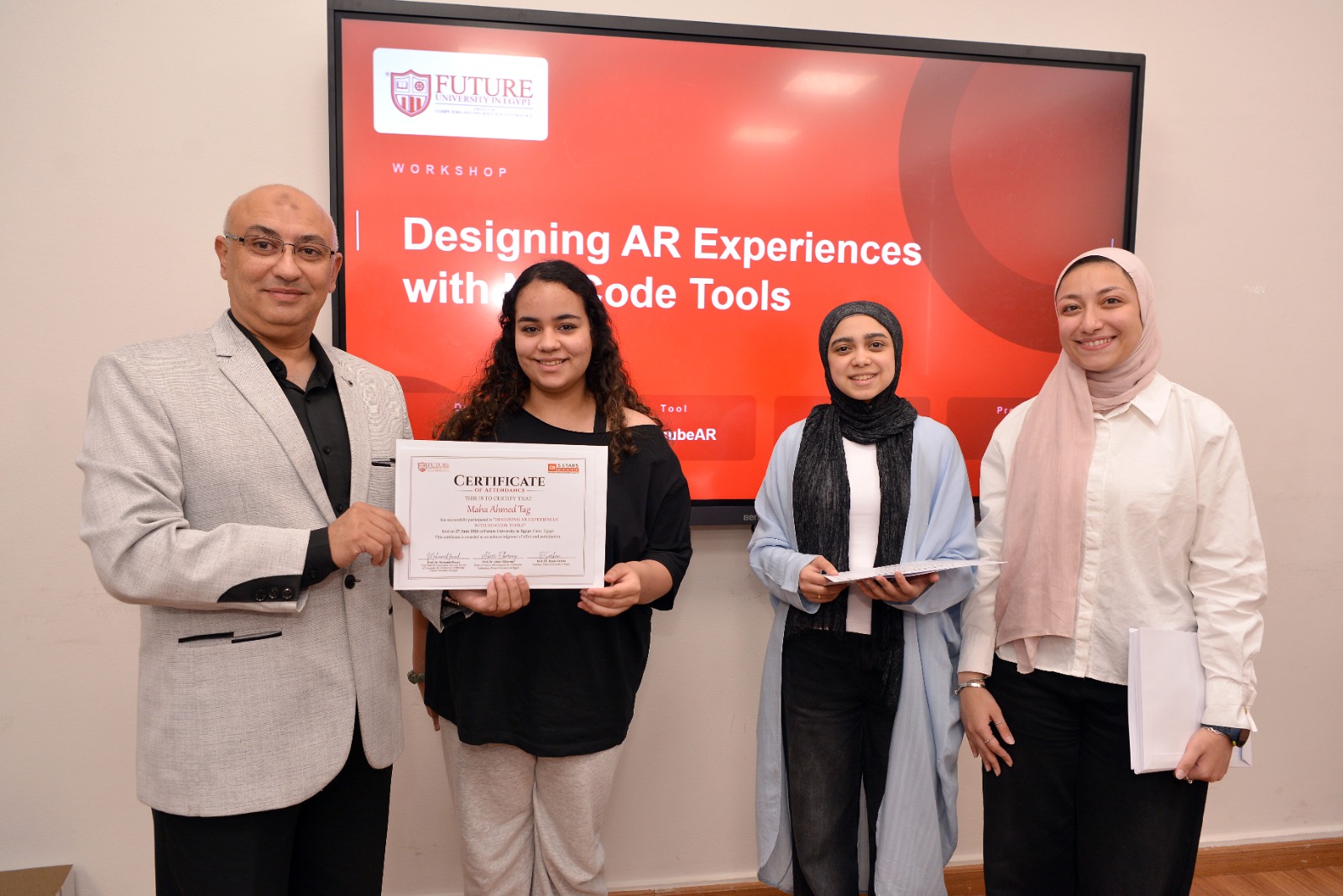 Future University in Egypt Hosts "Designing AR Experiences with No-Code Tools" Workshop for School Students