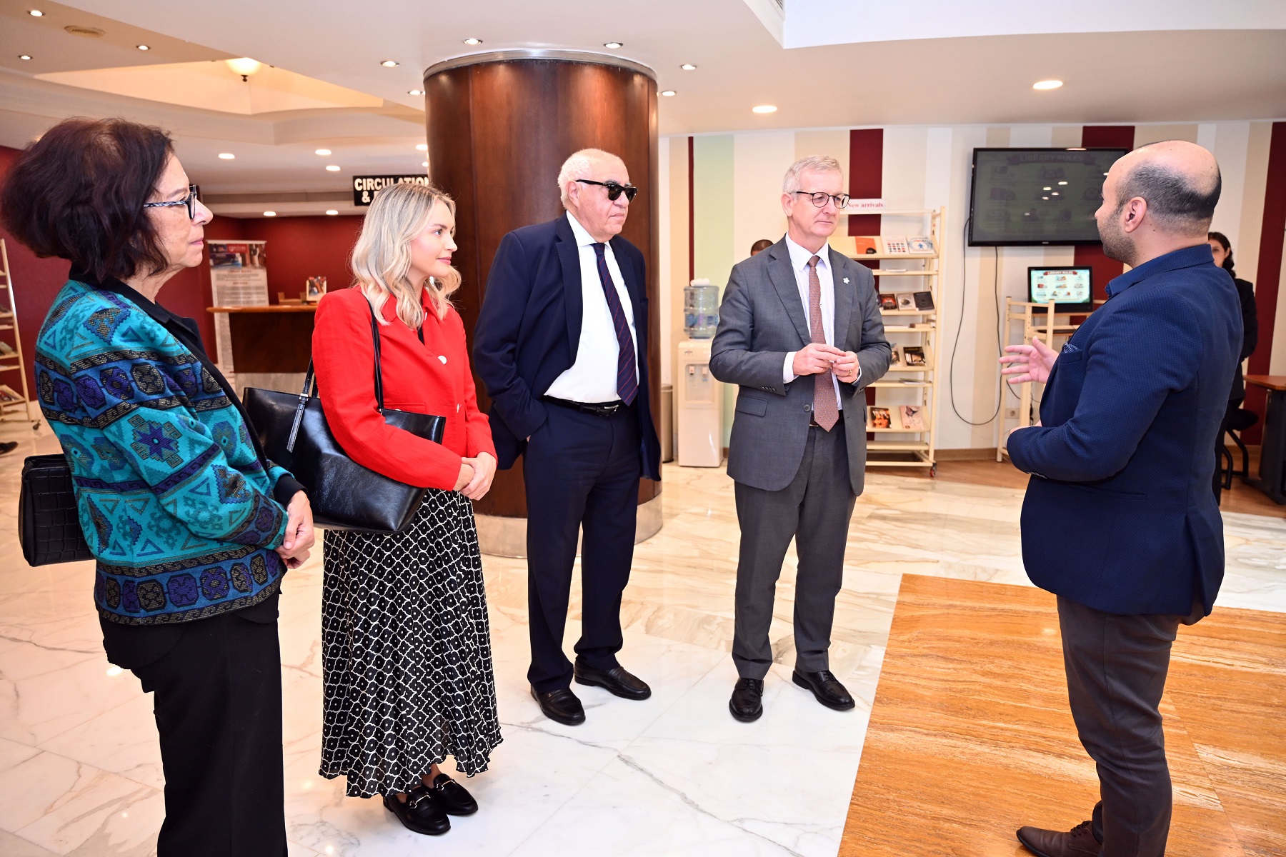 Irish Ambassador Visits Future University in Egypt 